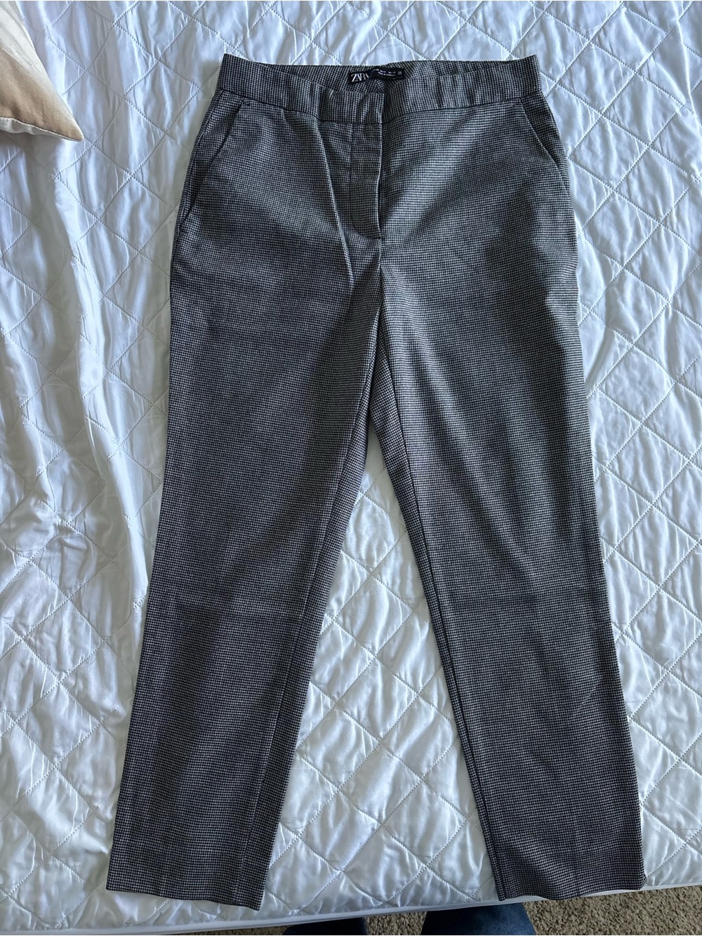 Zara Women’s Dress Pants in Charcoal Houndstooth